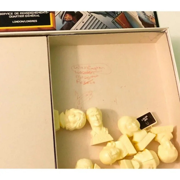 Vintage 1983 Conspiracy Board Game Milton Bradley Fr and Eng Missing Bank Books - Picture 7 of 16